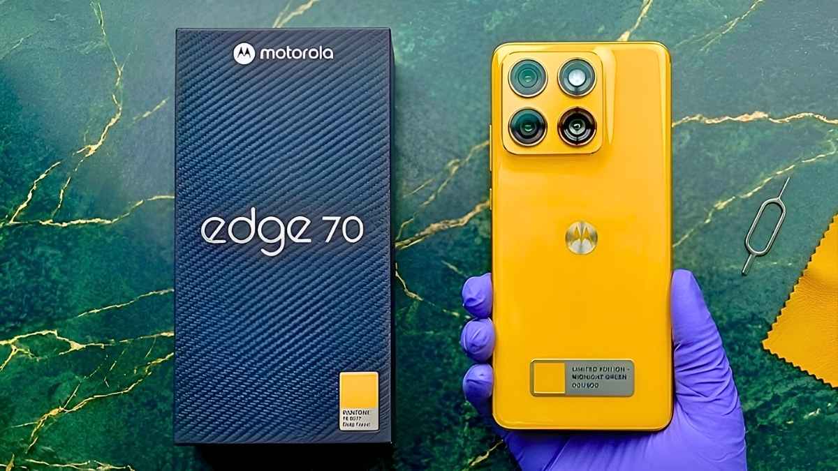 Motorola Edge 70 Pro 2026 Unveiled Big Battery Smartphone with Powerful 90W Charging